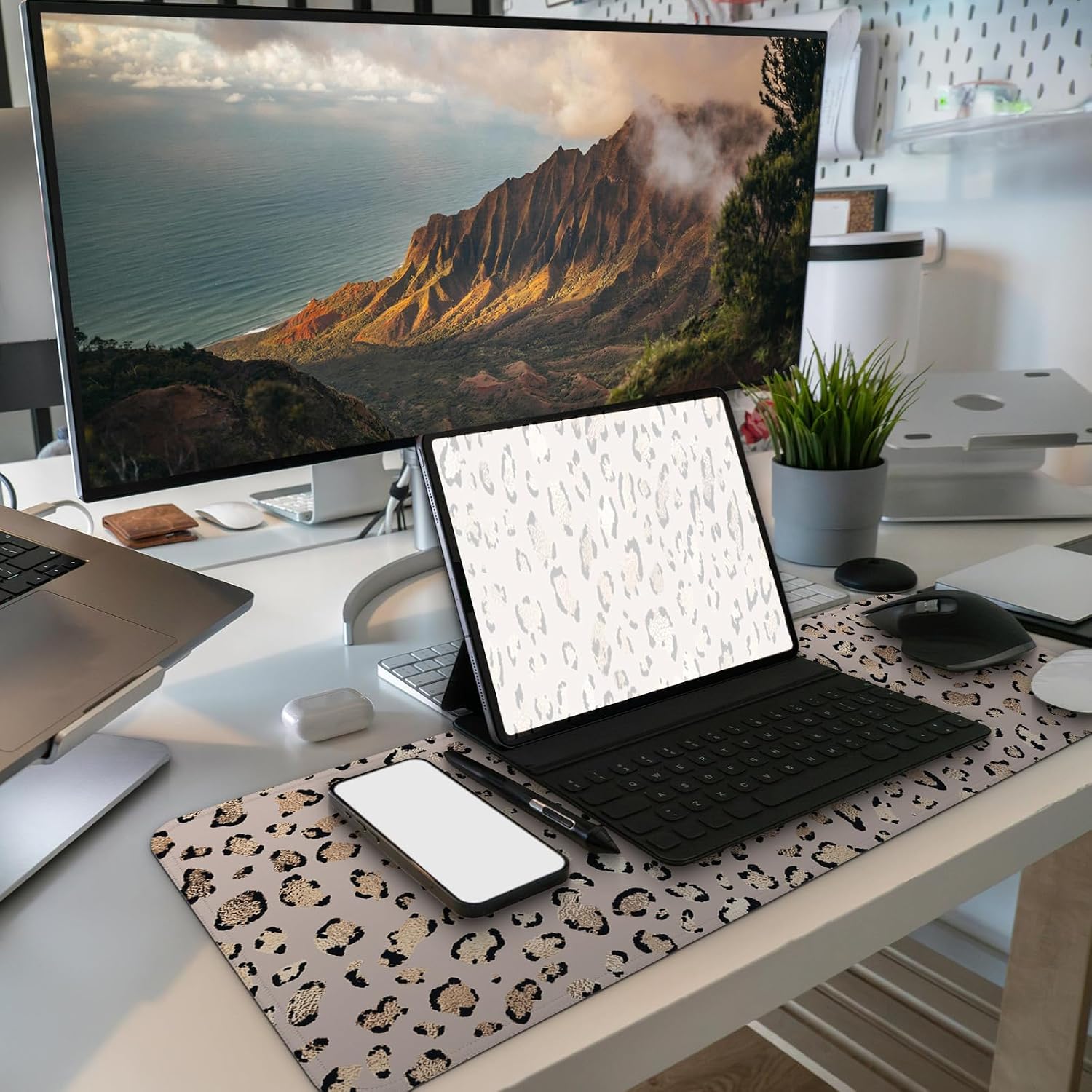 MAY FLOWER Gaming Mouse pad, Large Laptop Mousepad, Full Keyboard Mat, Long Computer Mouse Mat for Home and Office, Anti-Slip Rubber Base, 31.5 x 11.8 Inches (Leopard Print)