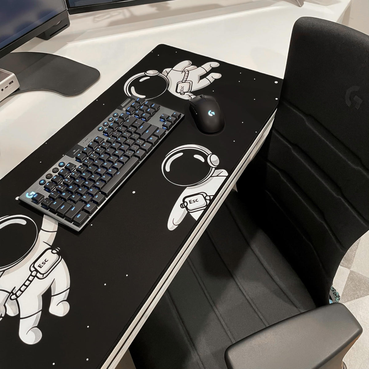 keycadets Gravity Gaming Mouse Pad, Extra Large Desk Pad for Keyboard and Mouse, Non-Slip Mousepad Desk Mat with Foam Core, Anti-Fray Lock Stitching and Low Friction Cloth Surface (35.4” x 15.8”)