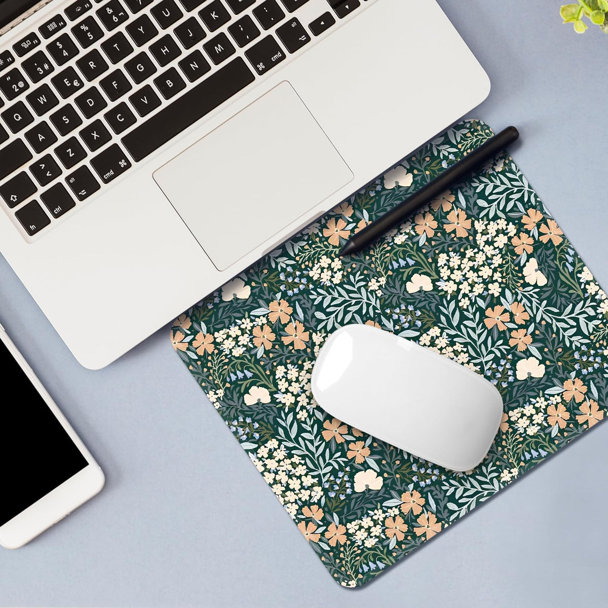 FROGIGO Mouse Pad with Stitched Edges - Cute Floral Mousepad for Women, 9.25 x 7.75 inch Washable Square Desk Pad, Non-Slip Rubber Base, Office Home Laptop Accessories - Vintage Garden